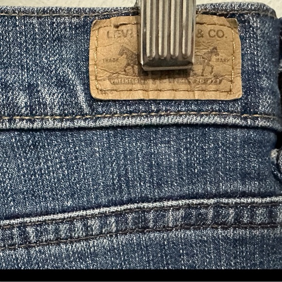 123 Levi's | Egypt Women's Straight Leg Blue Denim Jeans (size 8) - Picture 6 of 11